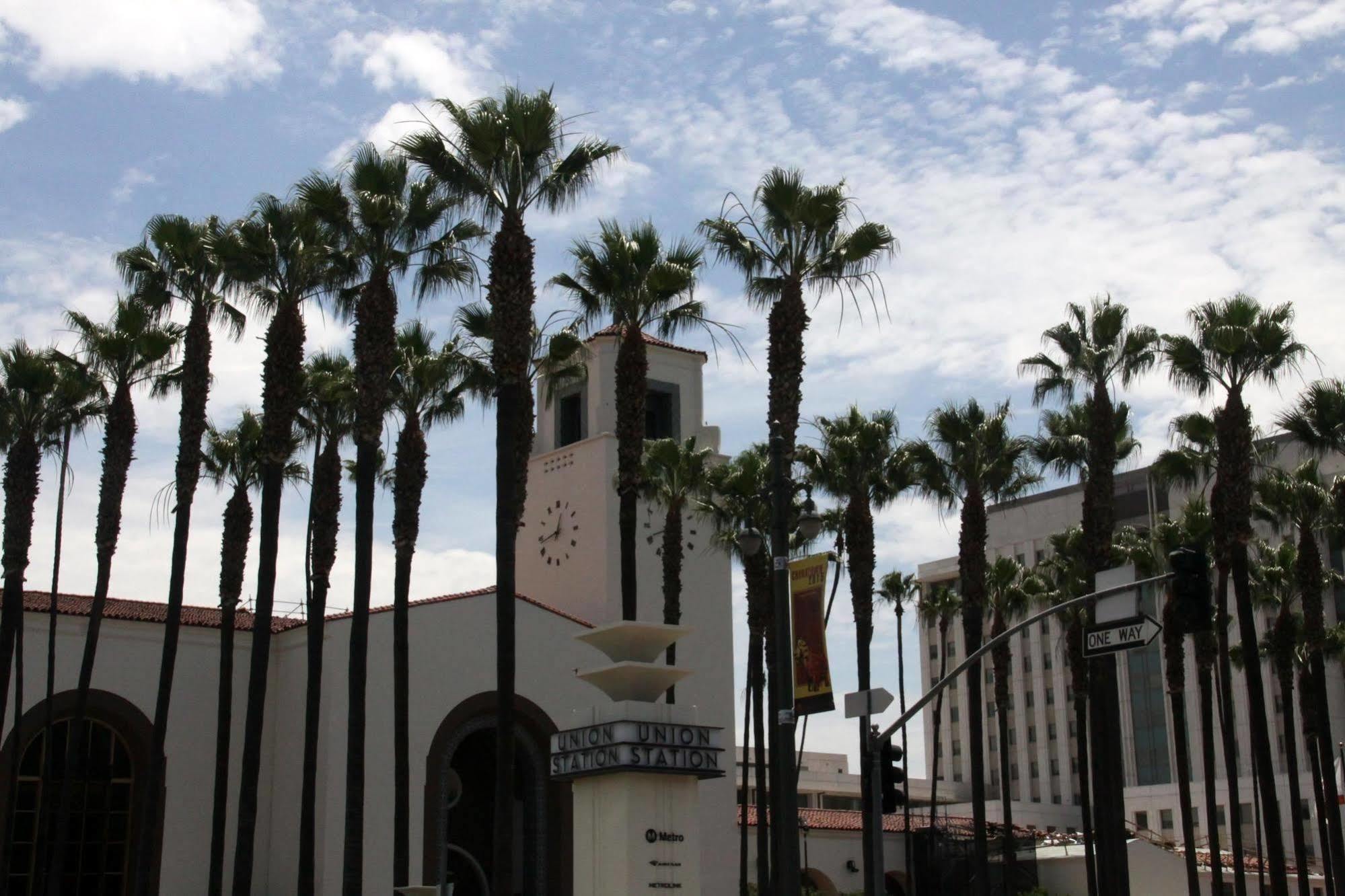 Metro Plaza Hotel Los Angeles Exterior photo